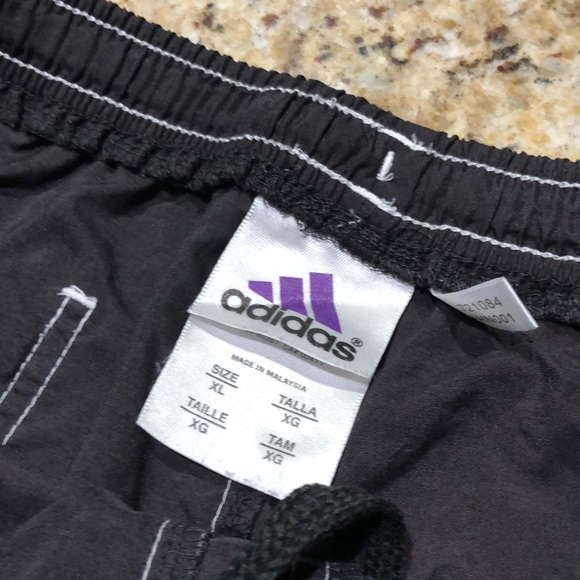 Boys Adidas Short - Picture 4 of 6